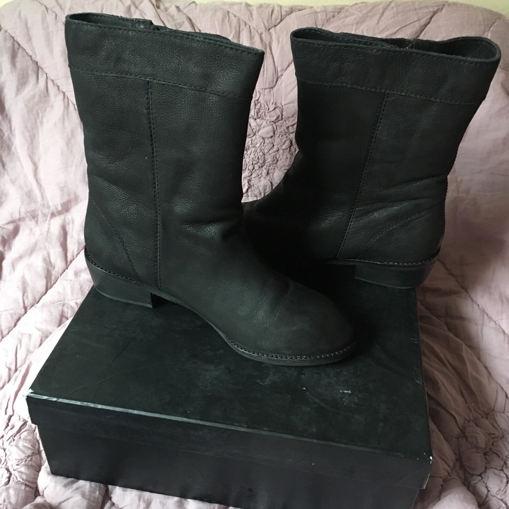 Holding for @dyberanek- Joes Leather Black Boots